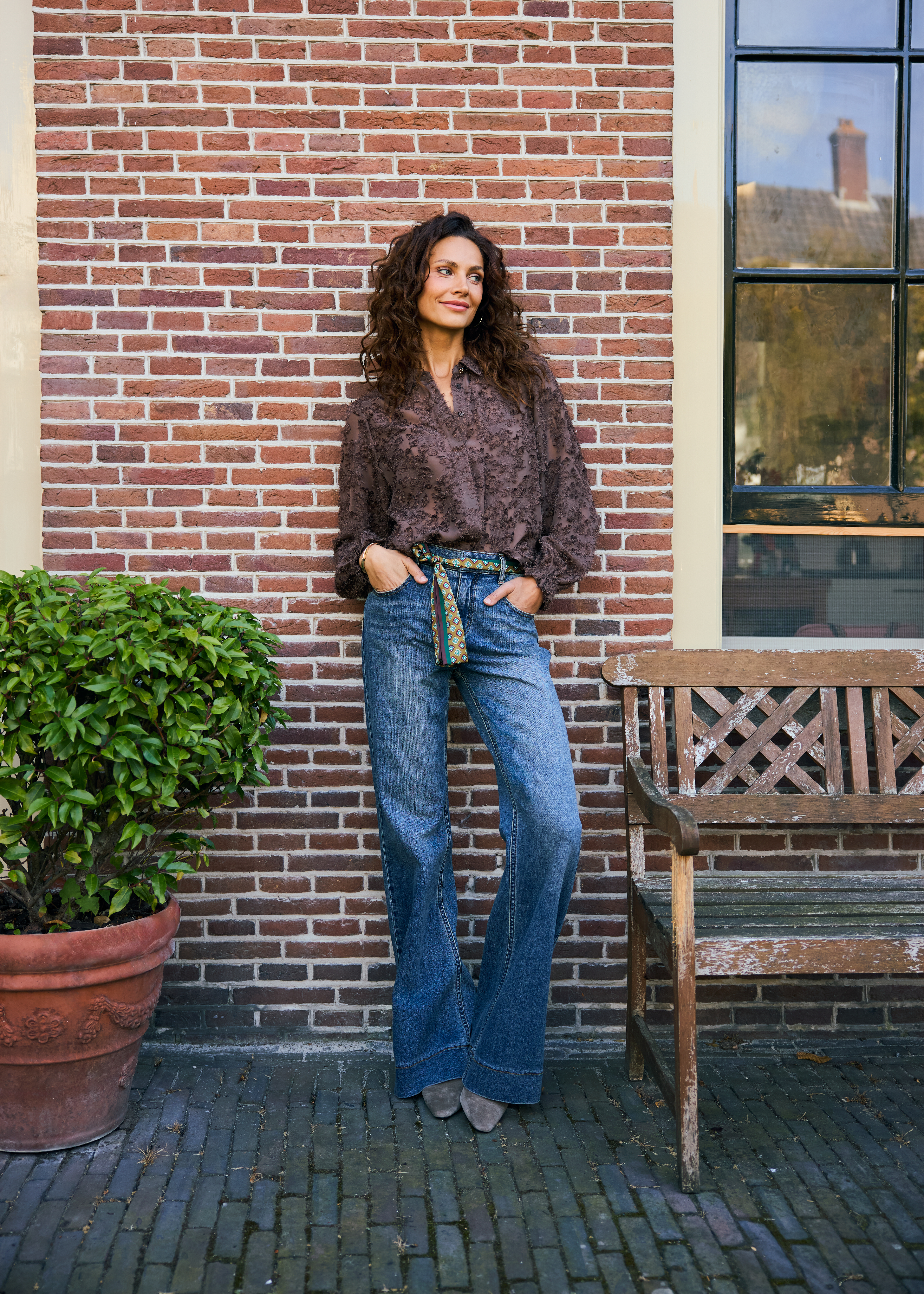 https://imagesb2c.magic-apparels.becosoft.net/articles/13_Look_22032_A.jpg?qs=4902
