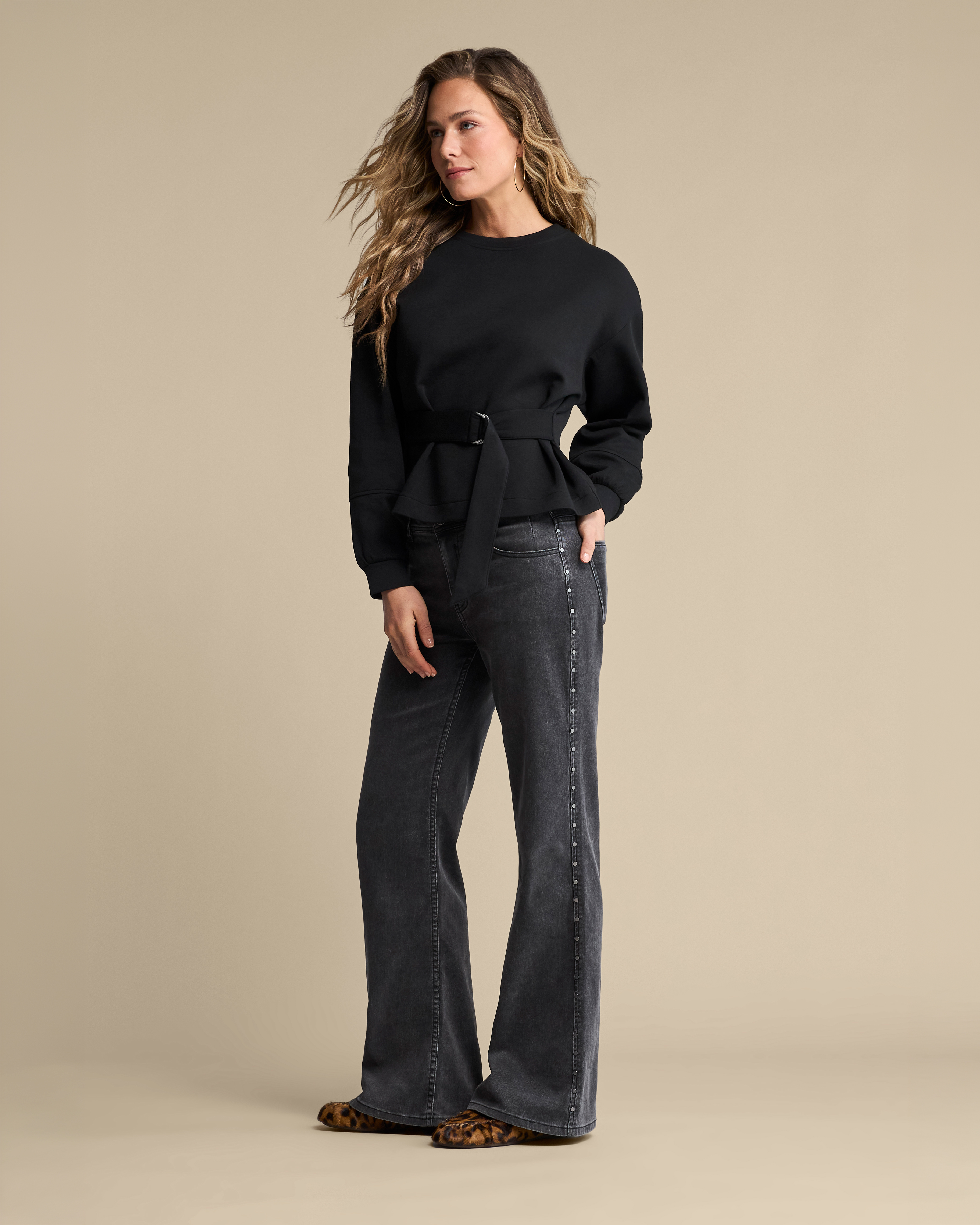 https://imagesb2c.magic-apparels.becosoft.net/articles/RB_AW26_LOOK_20_5893-4975.jpg?qs=4975