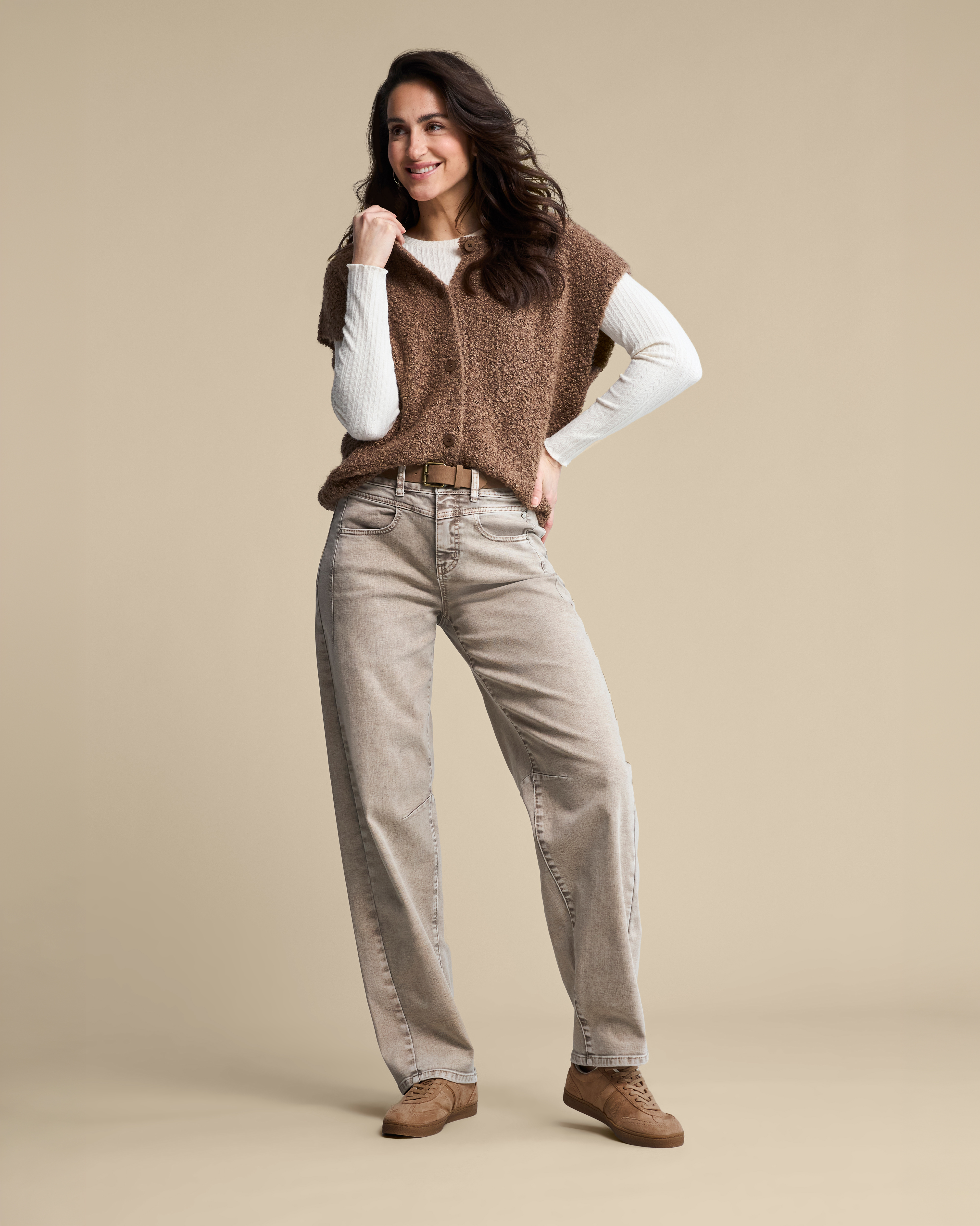 https://imagesb2c.magic-apparels.becosoft.net/articles/RB_AW26_LOOK_37_1848.jpg?qs=5013