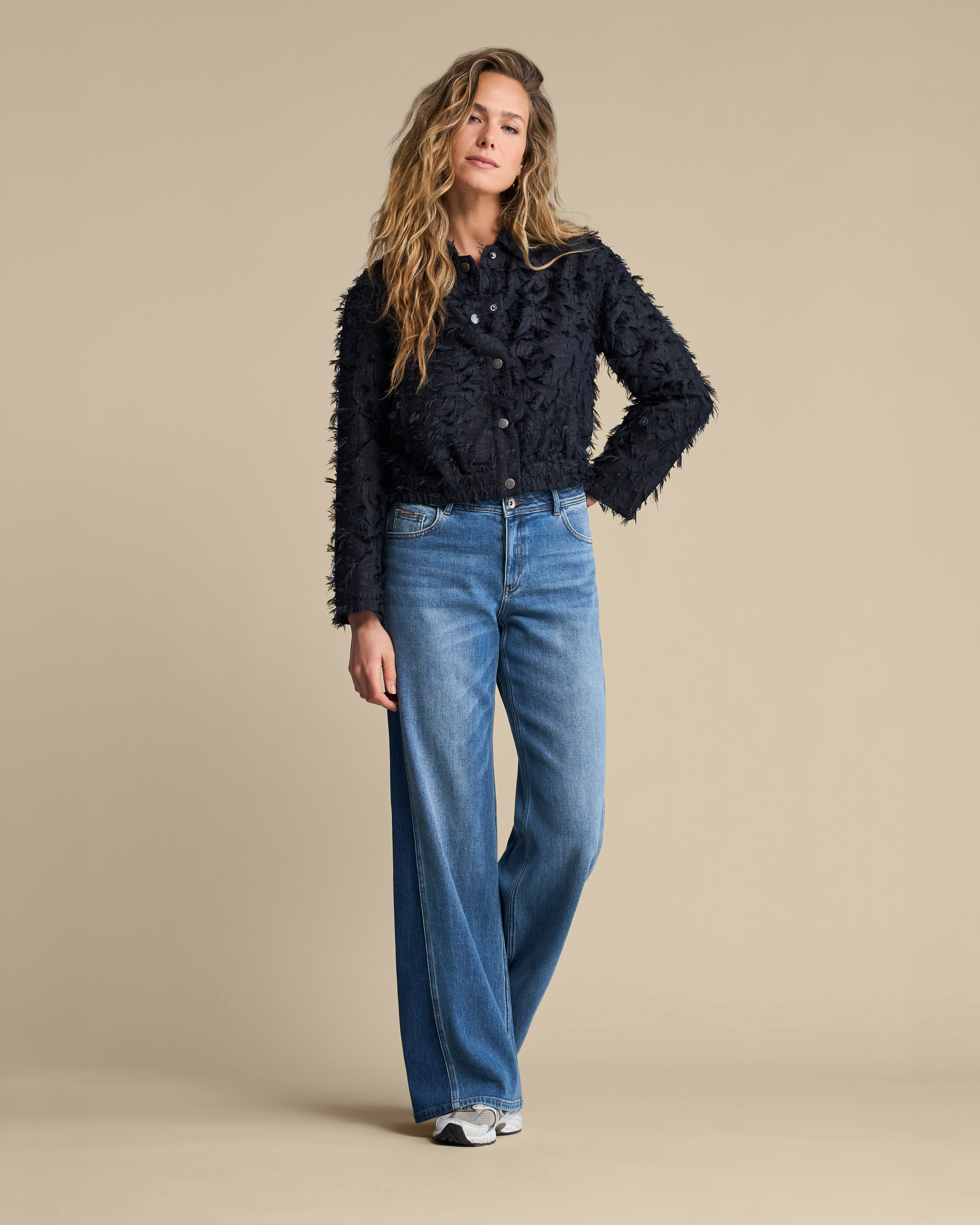 https://imagesb2c.magic-apparels.becosoft.net/articles/RB_AW26_LOOK_43_6729.jpg?qs=5024