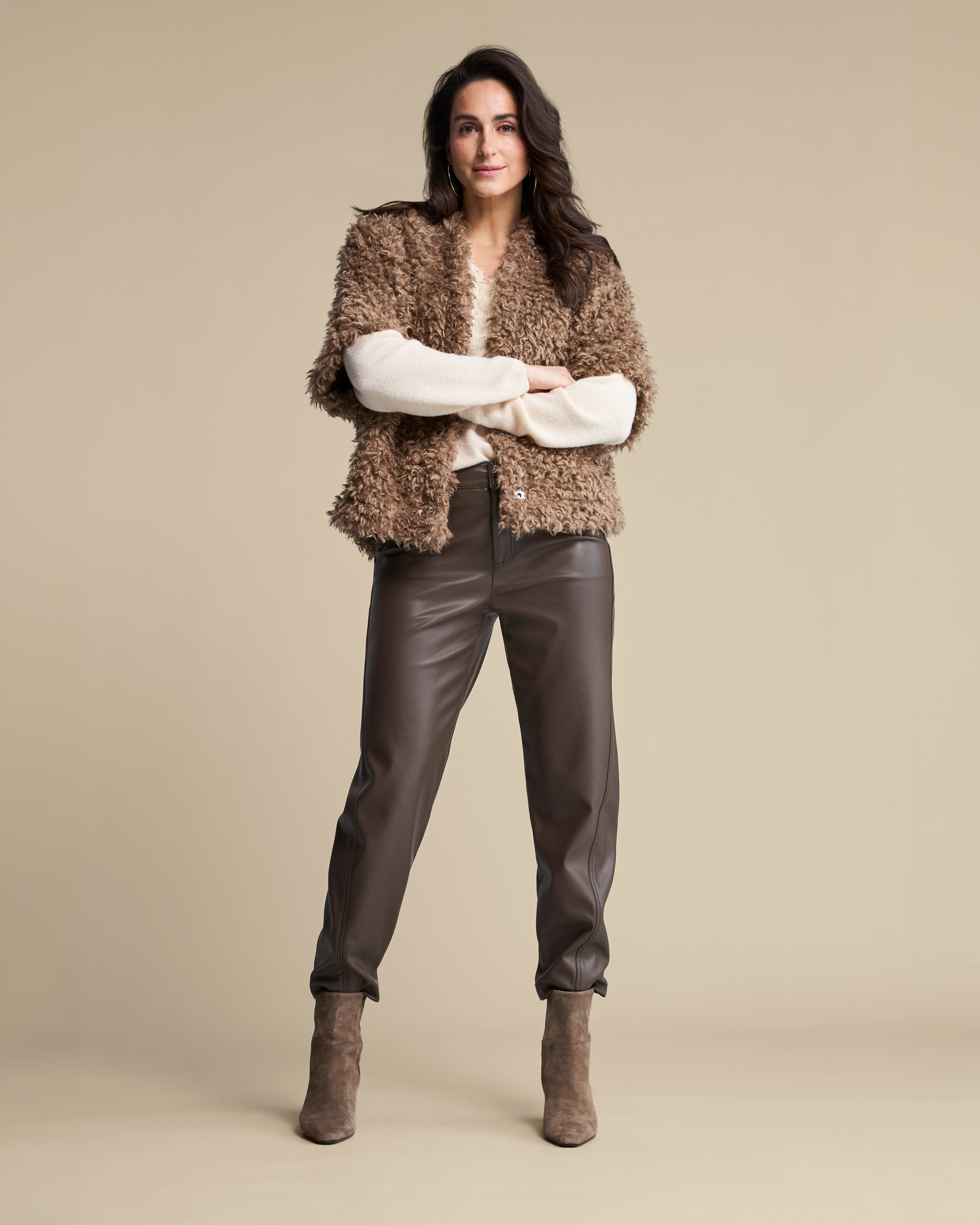 https://imagesb2c.magic-apparels.becosoft.net/articles/RB_AW26_LOOK_46_2296.jpg?qs=5032