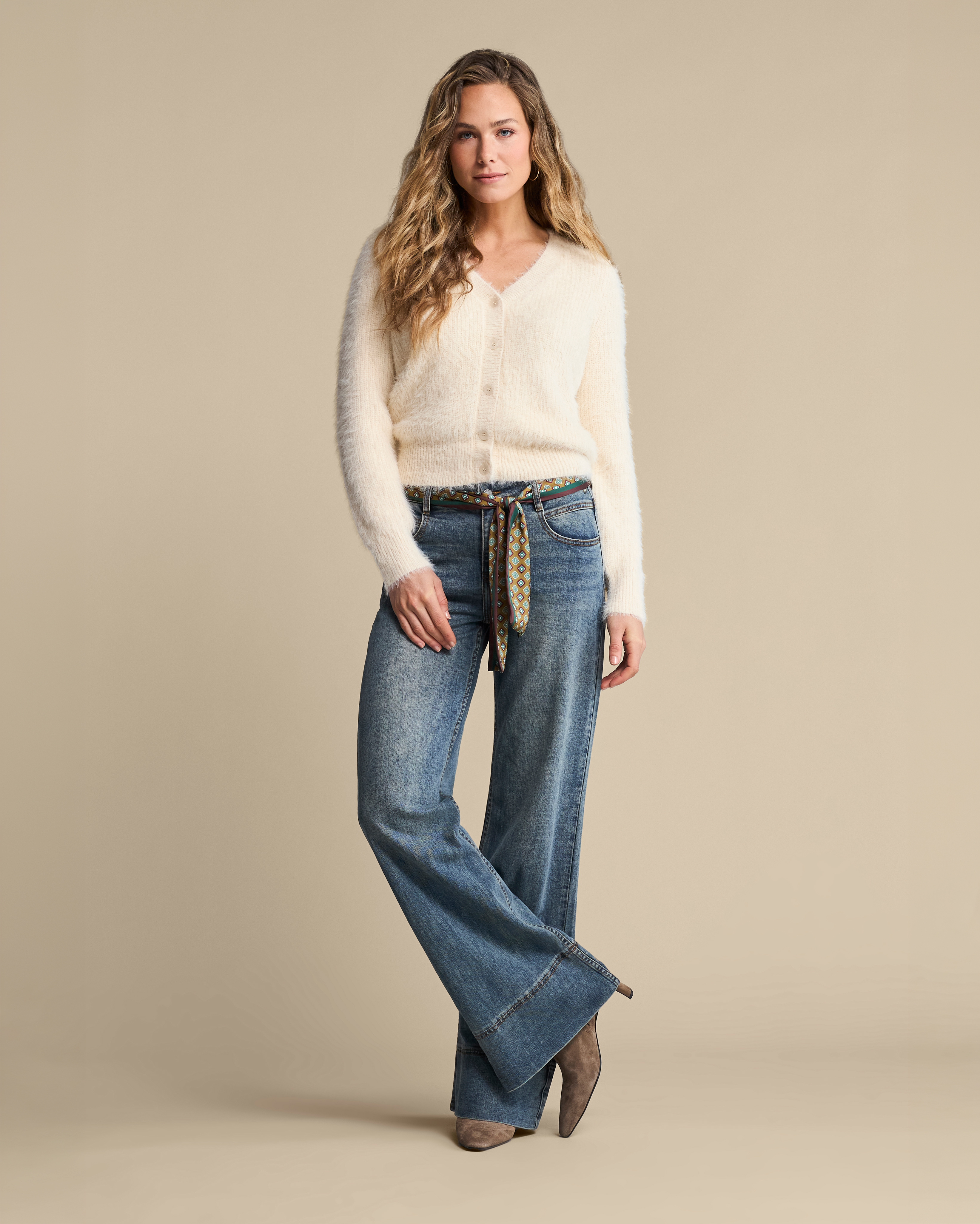 https://imagesb2c.magic-apparels.becosoft.net/articles/RB_AW26_LOOK_6_5280.jpg?height=150&width=150&scale=canvas&qs=4936
