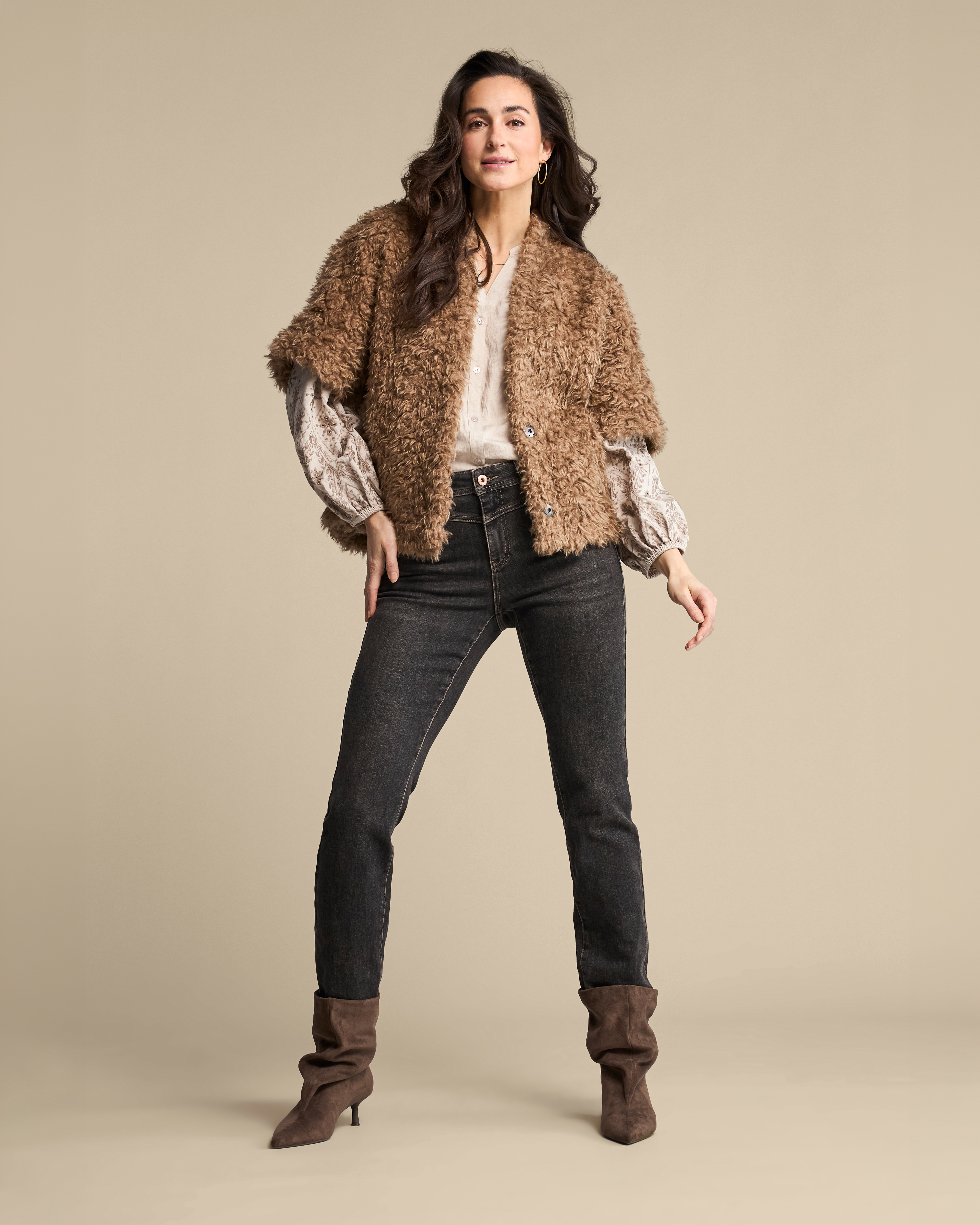 https://imagesb2c.magic-apparels.becosoft.net/articles/RB_AW26_LOOK_7_16733.jpg?qs=4939
