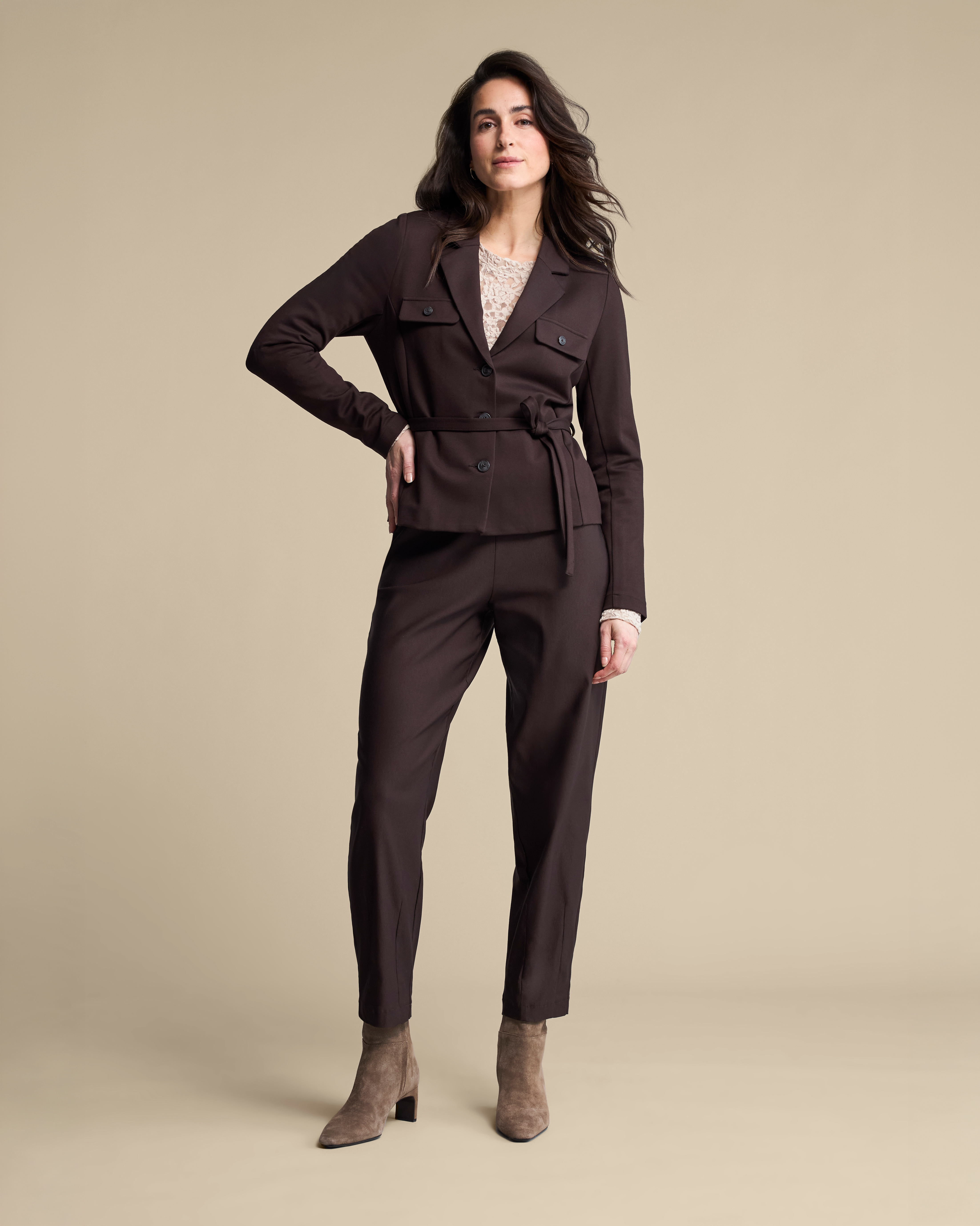 https://imagesb2c.magic-apparels.becosoft.net/articles/RB_AW26_RESHOOT_LOOK_18_2588.jpg?qs=4965