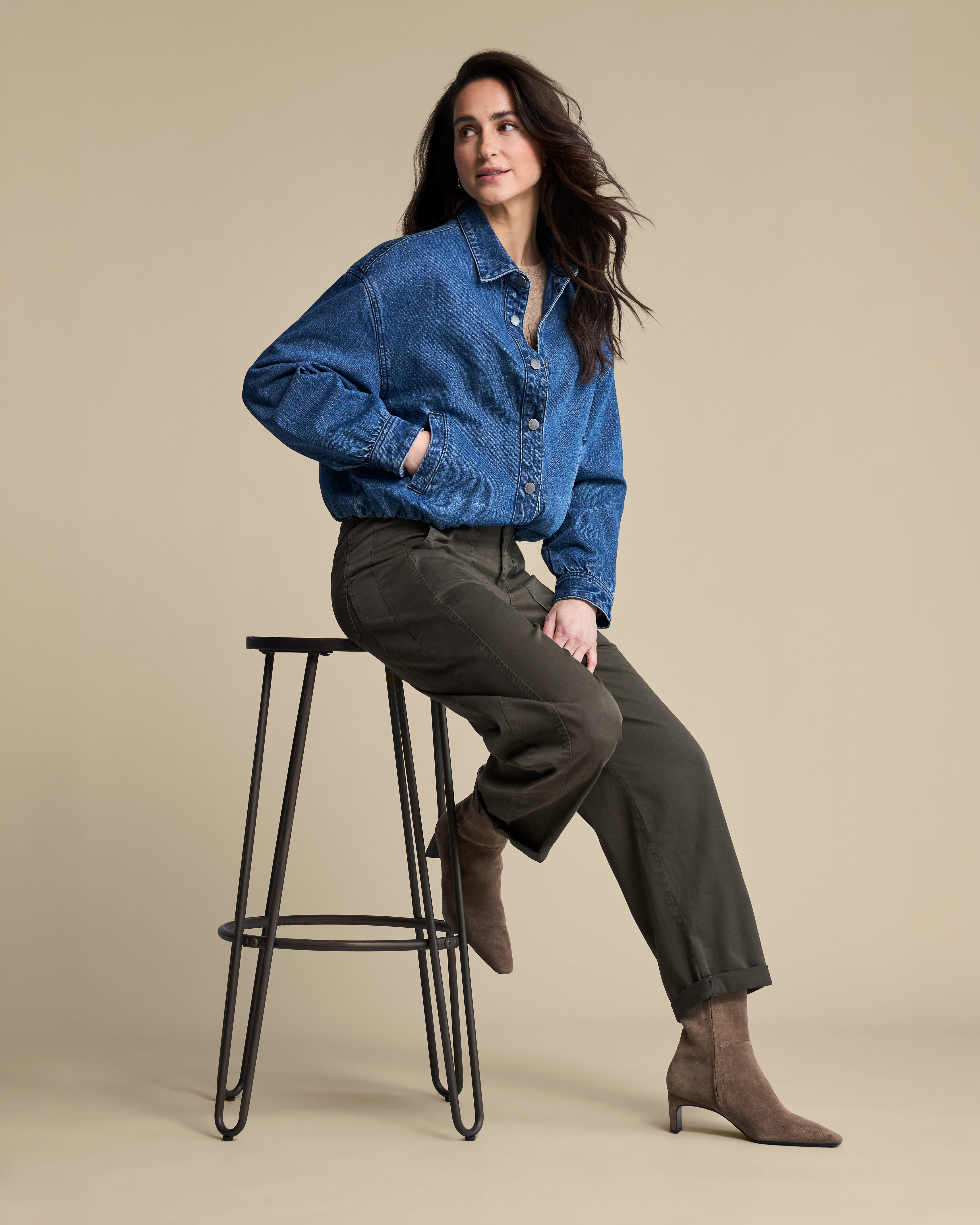 https://imagesb2c.magic-apparels.becosoft.net/articles/RB_AW26_RESHOOT_LOOK_9_2614.jpg?height=150&width=150&scale=canvas&qs=4944