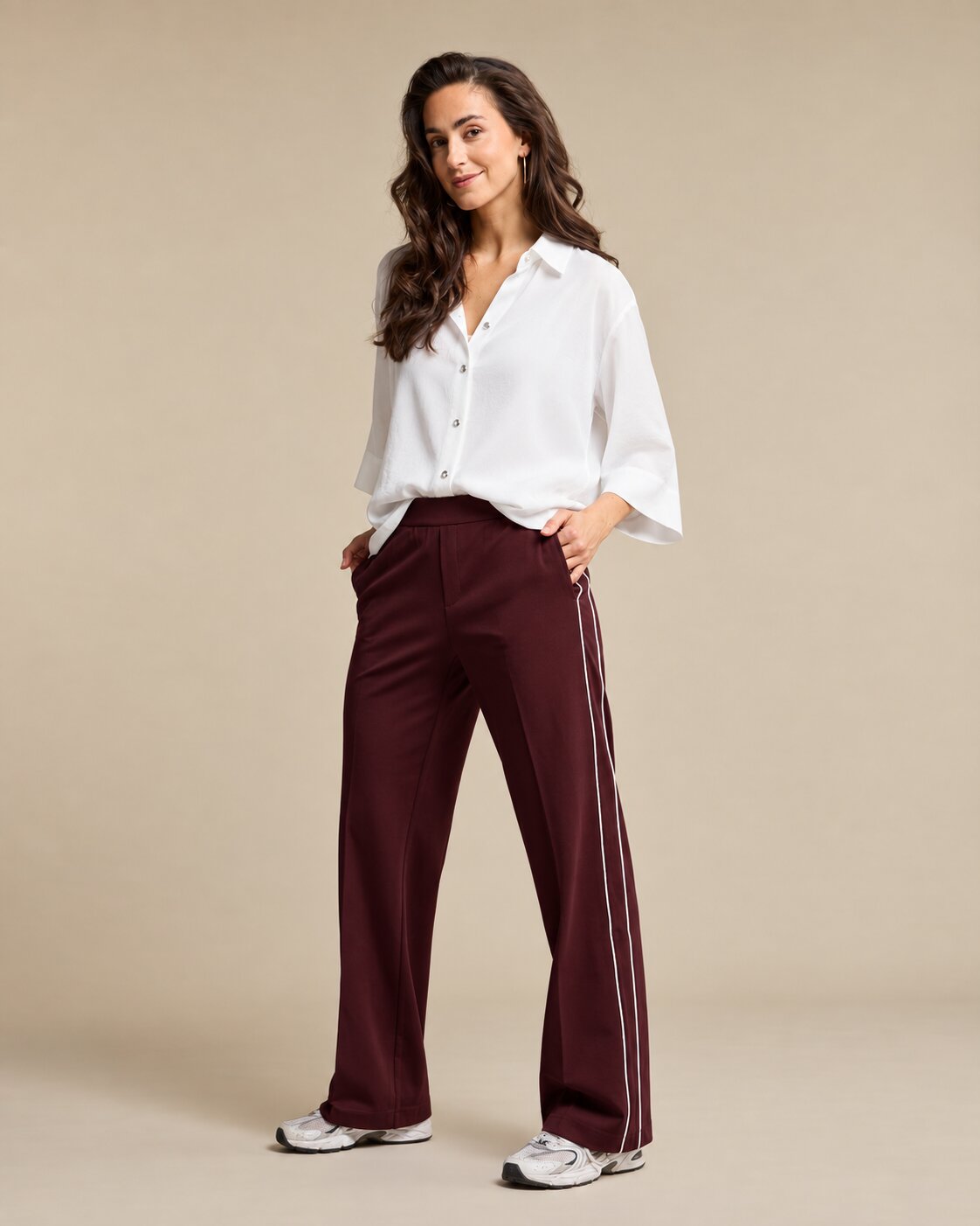 https://imagesb2c.magic-apparels.becosoft.net/articles/SRB5019-SRB4819burgundyecru.jpg?qs=5066